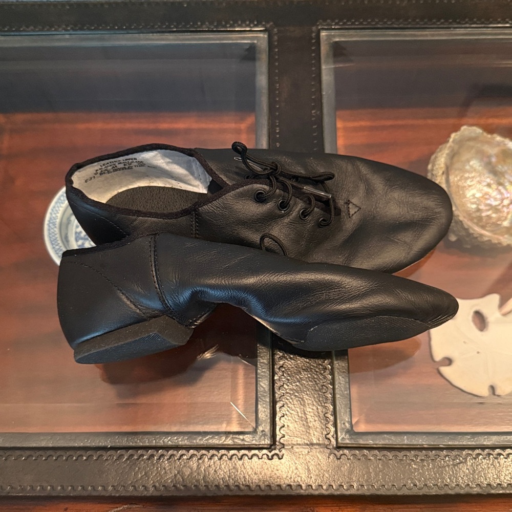 Capezio Black women’s Jazz Dance Shoes. Size 9 1/2 - Picture 5 of 8